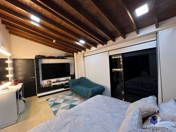 Casa de 3 alcobas en venta en Loma Del Chocho, Envigado, 200 m² · foto 20 de 24