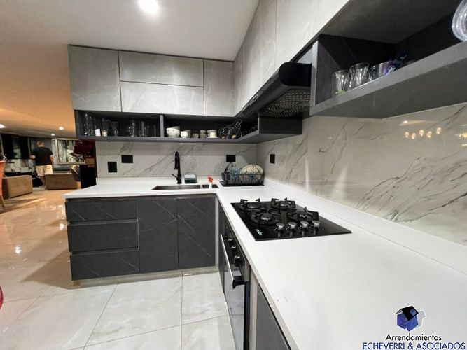 Casa de 3 alcobas en venta en Loma Del Chocho, Envigado, 200 m² · foto 22 de 24
