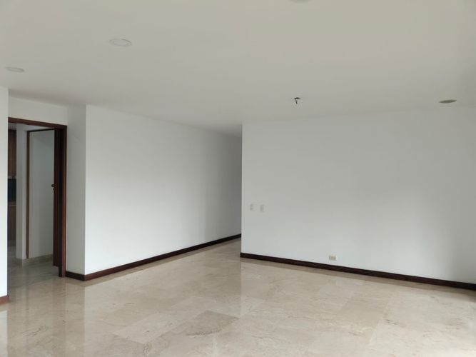 Apartamento de 2 alcobas en venta en El Poblado, Medellín, 143 m² · foto 4 de 18