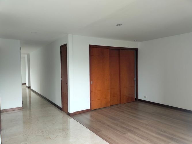 Apartamento de 2 alcobas en venta en El Poblado, Medellín, 143 m² · foto 8 de 18