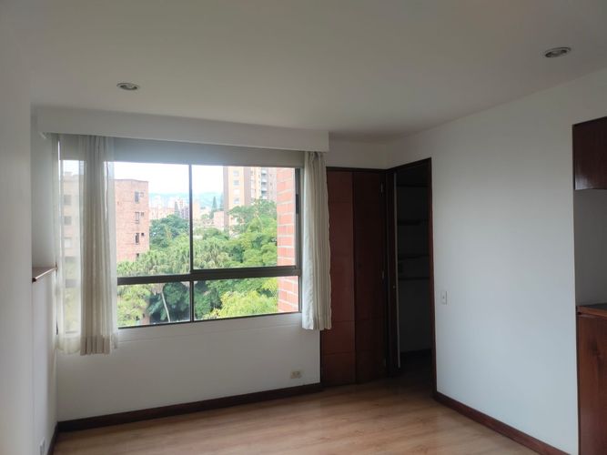 Apartamento de 2 alcobas en venta en El Poblado, Medellín, 143 m² · foto 10 de 18