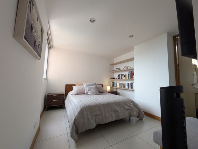 Apartamento de 3 alcobas en venta en Loma Del Chocho, Envigado, 110 m² · foto 2 de 13
