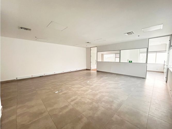 Oficina en arriendo en Manila, Medellín, 93 m² · foto 3 de 13