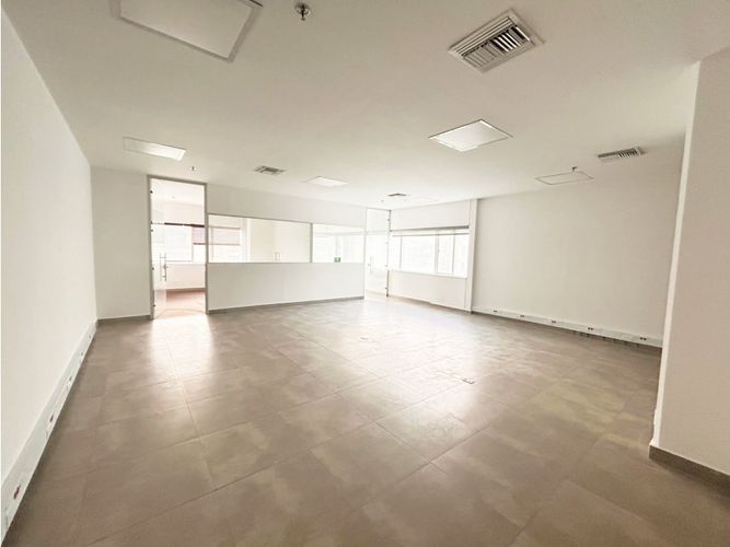 Oficina en arriendo en Manila, Medellín, 93 m² · foto 4 de 13