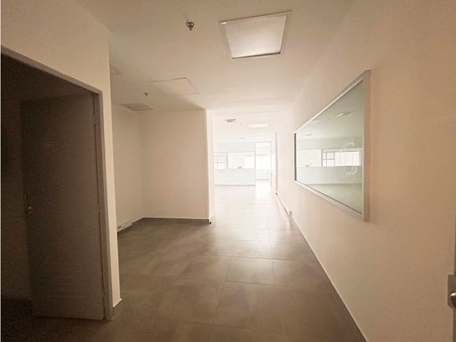 Oficina en arriendo en Manila, Medellín, 93 m² · foto 10 de 13
