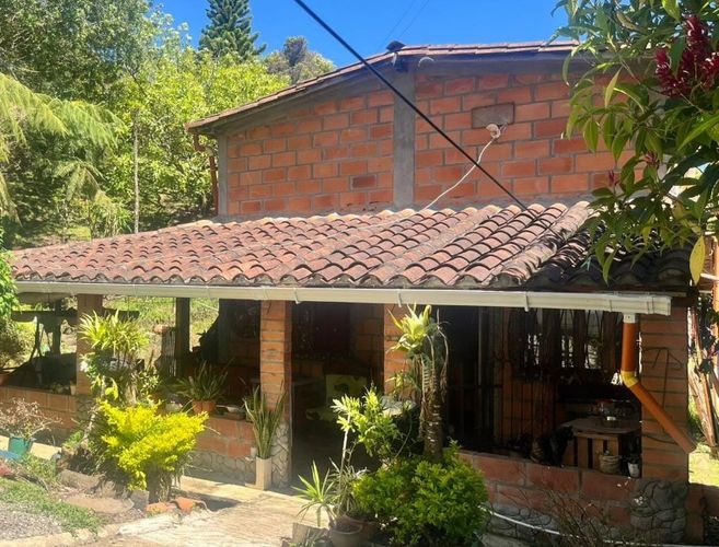 Casa de 2 alcobas en venta en Centro, Rionegro, 120 m² · foto 5 de 5