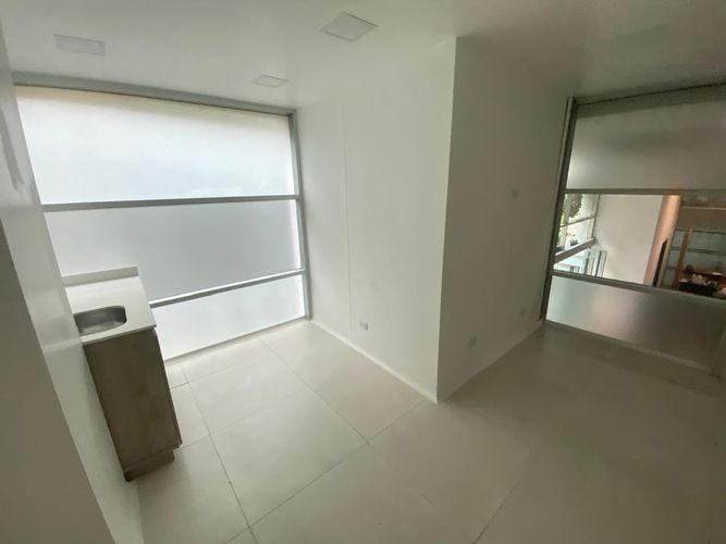 Local en arriendo en El Poblado, Medellín, 32 m² · foto 4 de 14
