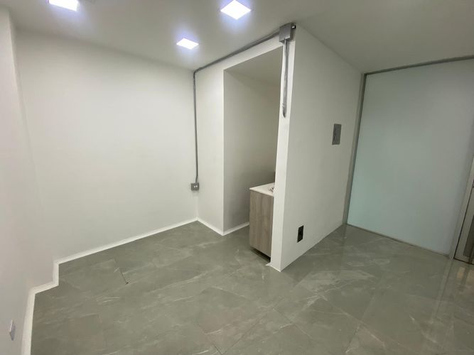 Local en arriendo en El Poblado, Medellín, 32 m² · foto 6 de 14