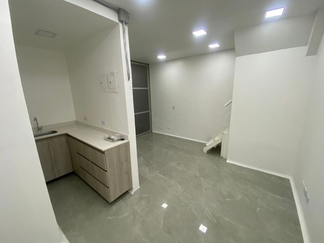 Local en arriendo en El Poblado, Medellín, 32 m² · foto 2 de 14