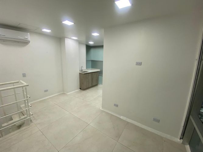 Local en arriendo en El Poblado, Medellín, 32 m² · foto 13 de 14
