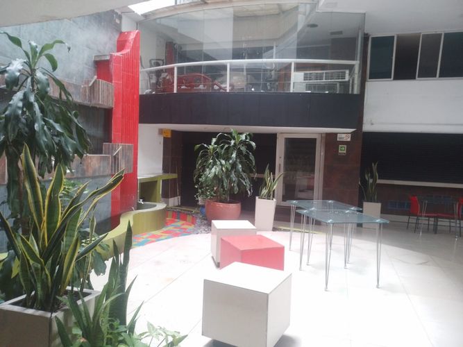 Local en venta en Laureles, Medellín, 440 m² · foto 14 de 15