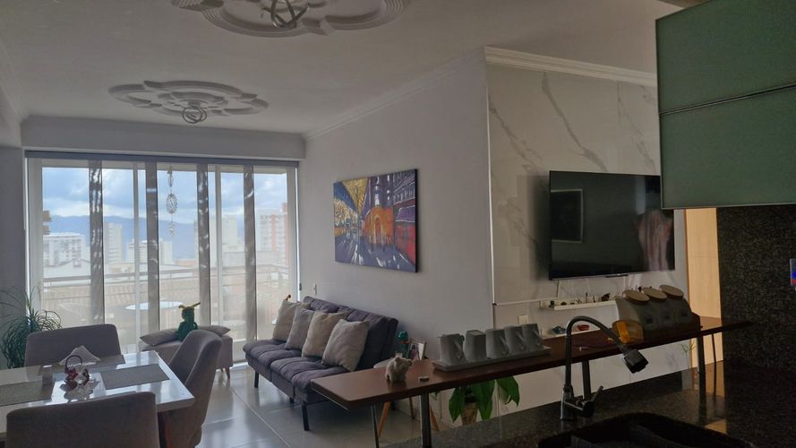 Apartamento de 3 alcobas en venta en La Aurora, Bucaramanga, 84 m² · foto 2 de 5