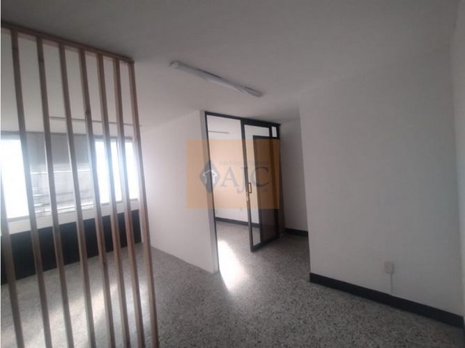 Oficina en arriendo en Centro, Bucaramanga, 28 m² · foto 4 de 10