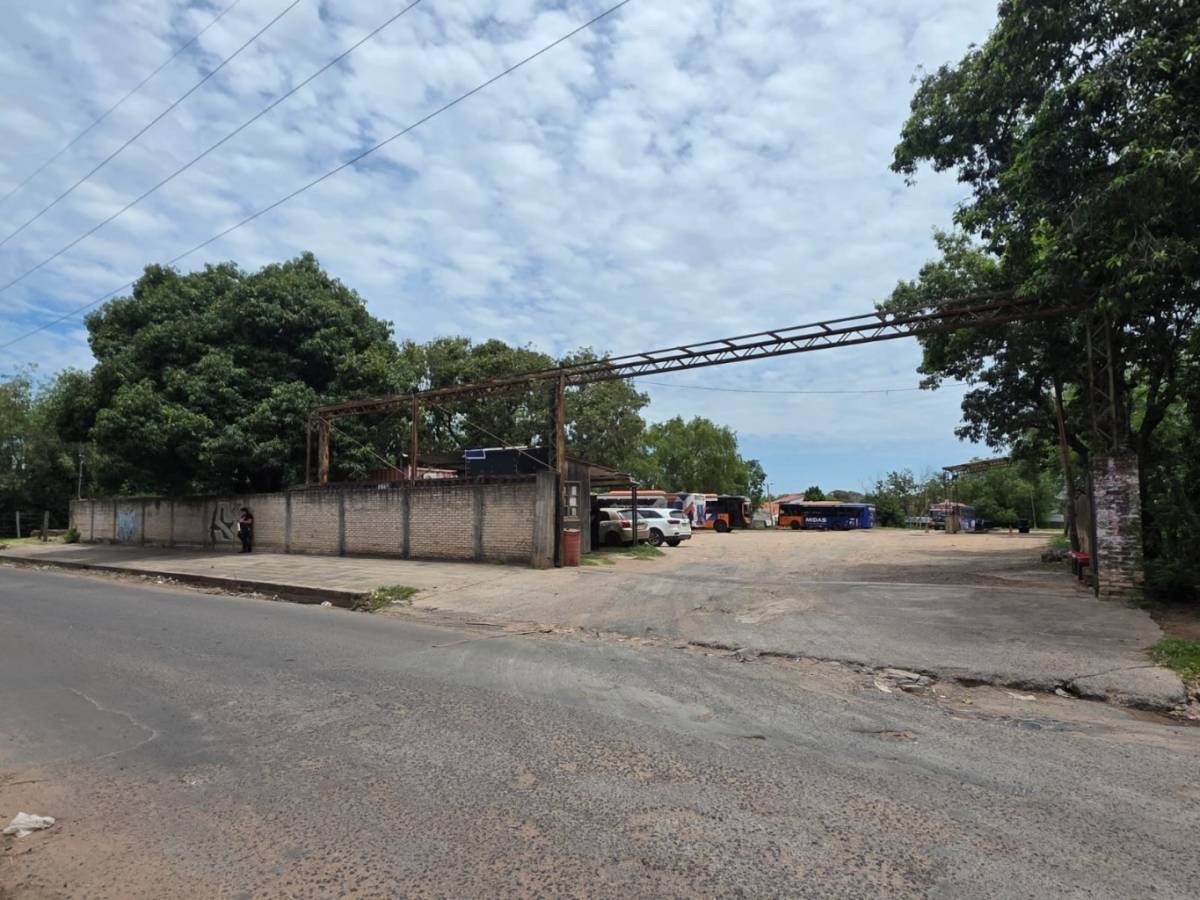 Vendo terreno de 4859m2 sobre avenida Asunción barrio Republicano — foto 3