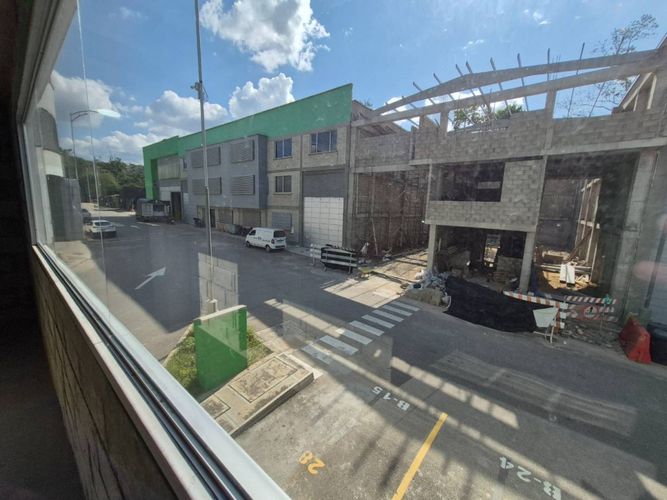 Oficina en arriendo en Villabel, Floridablanca, 176 m² · foto 2 de 12