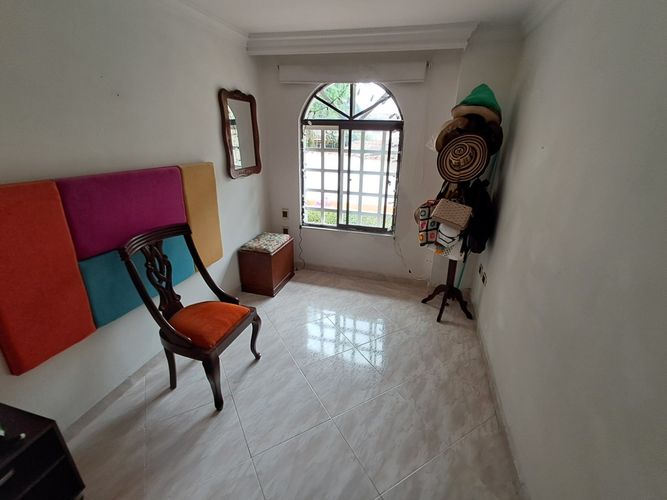 Casa de 5 alcobas en venta en Los Pinos, Bucaramanga, 288 m² · foto 3 de 21