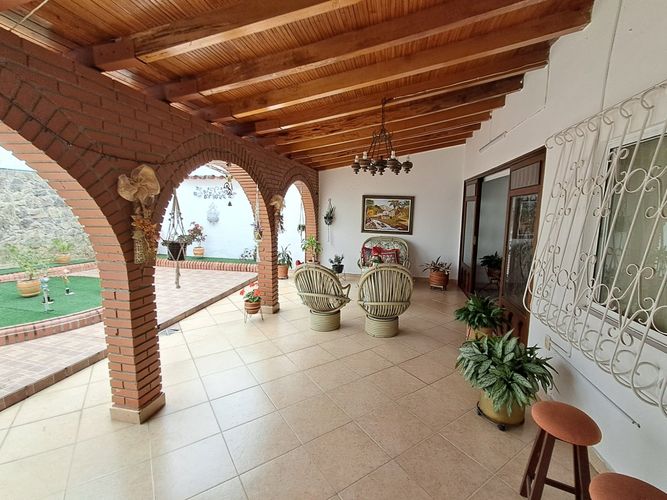 Casa de 5 alcobas en venta en Los Pinos, Bucaramanga, 288 m² · foto 14 de 21
