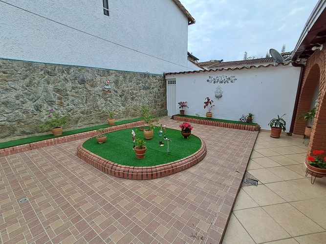 Casa de 5 alcobas en venta en Los Pinos, Bucaramanga, 288 m² · foto 16 de 21