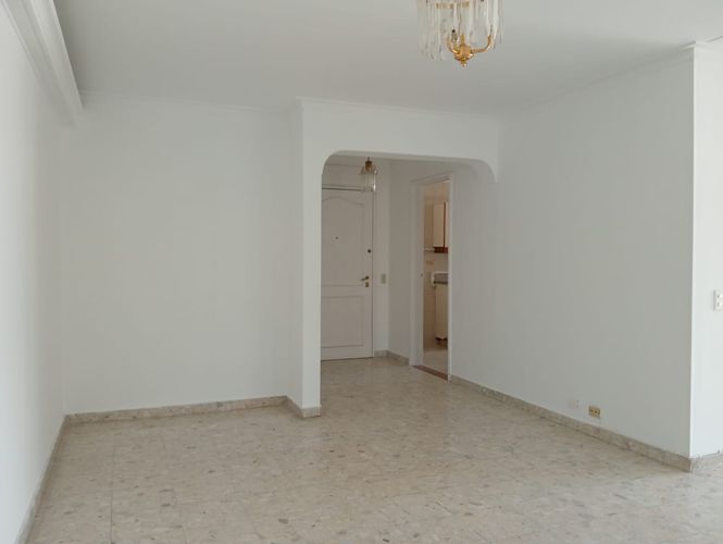Apartamento de 3 alcobas en arriendo en Laureles, Medellín, 156 m² · foto 3 de 17