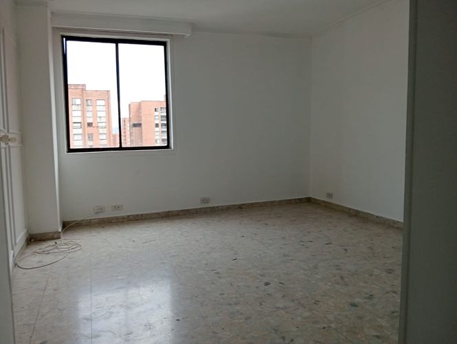 Apartamento de 3 alcobas en arriendo en Laureles, Medellín, 156 m² · foto 13 de 17