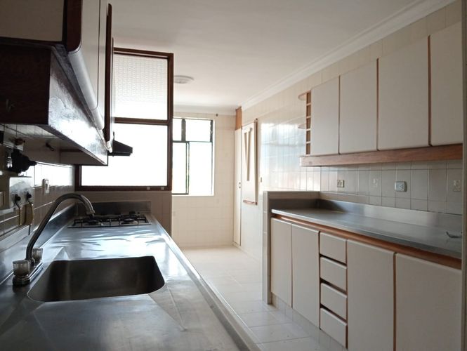 Apartamento de 3 alcobas en arriendo en Laureles, Medellín, 156 m² · foto 15 de 17