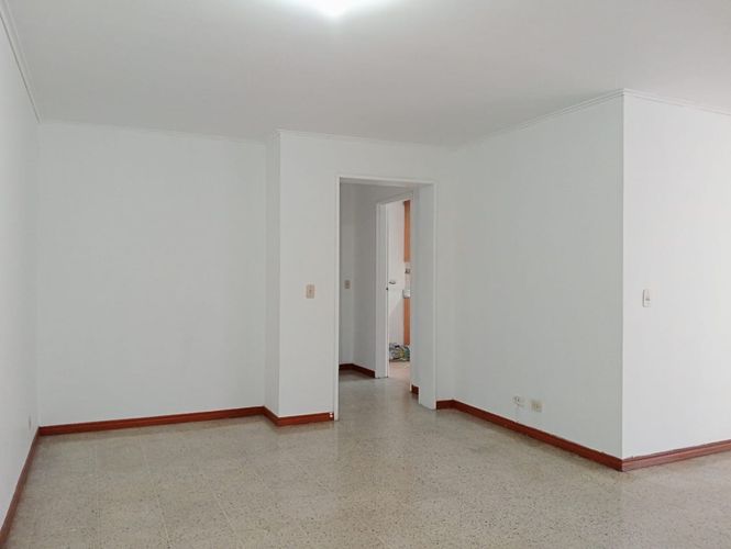 Apartamento de 4 alcobas en arriendo en Laureles, Medellín, 157 m² · foto 3 de 18