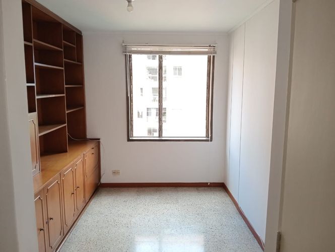 Apartamento de 4 alcobas en arriendo en Laureles, Medellín, 157 m² · foto 15 de 18