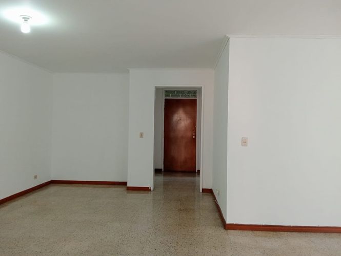 Apartamento de 4 alcobas en arriendo en Laureles, Medellín, 157 m² · foto 4 de 18