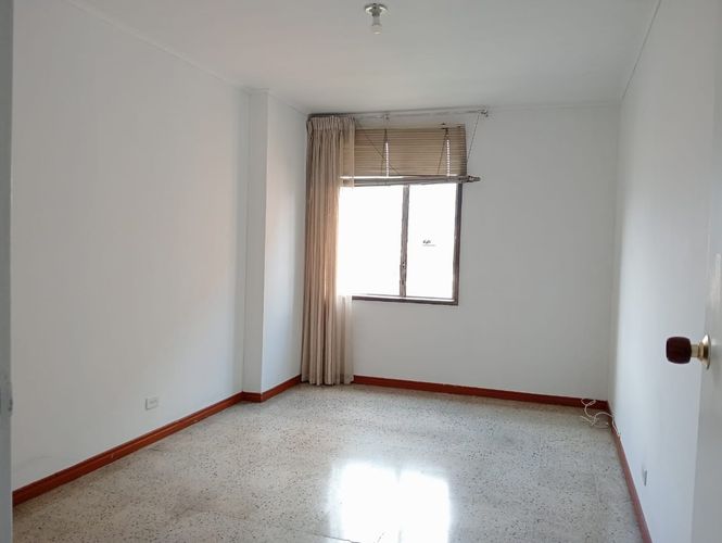 Apartamento de 4 alcobas en arriendo en Laureles, Medellín, 157 m² · foto 11 de 18