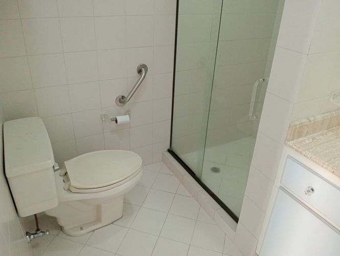 Apartamento de 4 alcobas en arriendo en Laureles, Medellín, 157 m² · foto 16 de 18