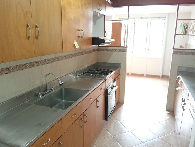 Apartamento de 4 alcobas en arriendo en Laureles, Medellín, 157 m² · foto 7 de 18