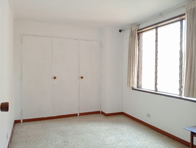Apartamento de 4 alcobas en arriendo en Laureles, Medellín, 157 m² · foto 8 de 18