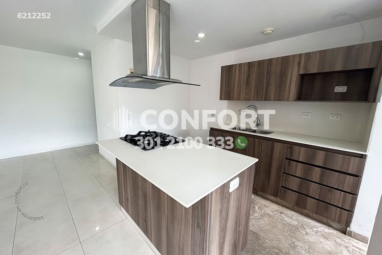 Apartamento de 3 alcobas en arriendo en Loma Del Esmeraldal, Envigado, 108 m² · foto 3 de 24