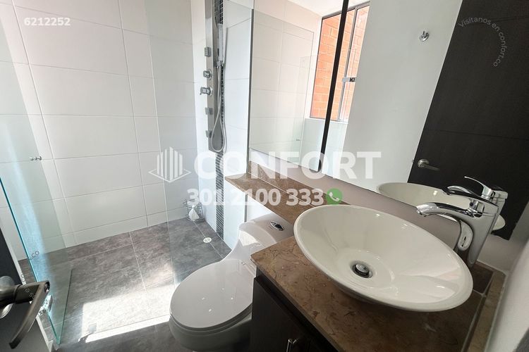 Apartamento de 3 alcobas en arriendo en Loma Del Esmeraldal, Envigado, 108 m² · foto 9 de 24
