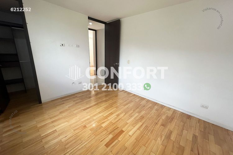 Apartamento de 3 alcobas en arriendo en Loma Del Esmeraldal, Envigado, 108 m² · foto 11 de 24