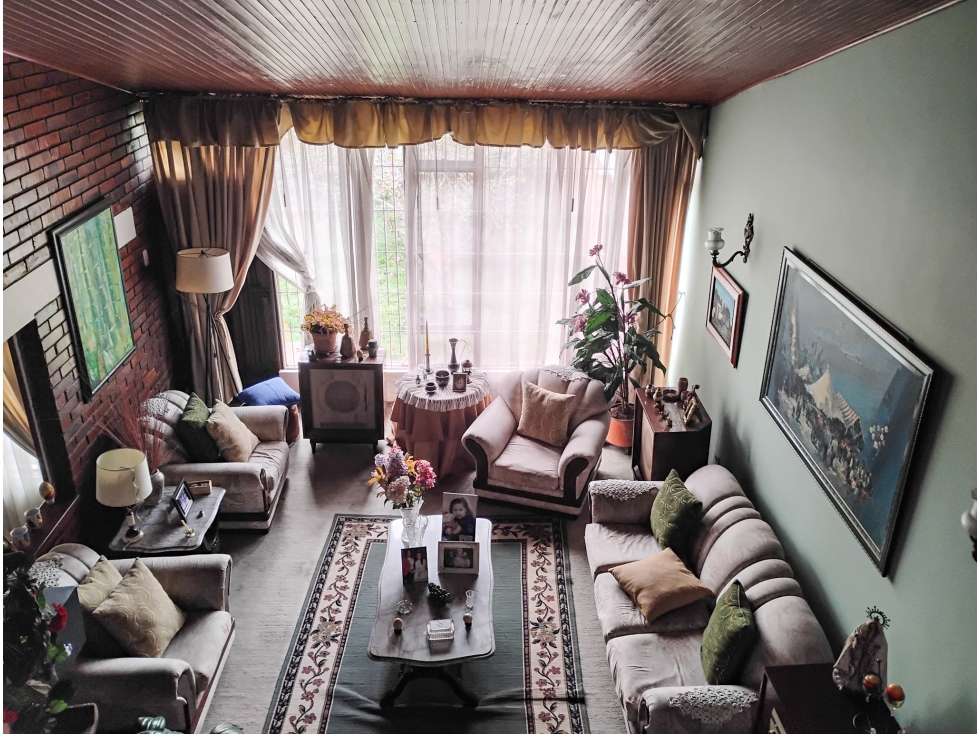 Casa en venta en San Nicolas, Bogotá · foto 2 de 15