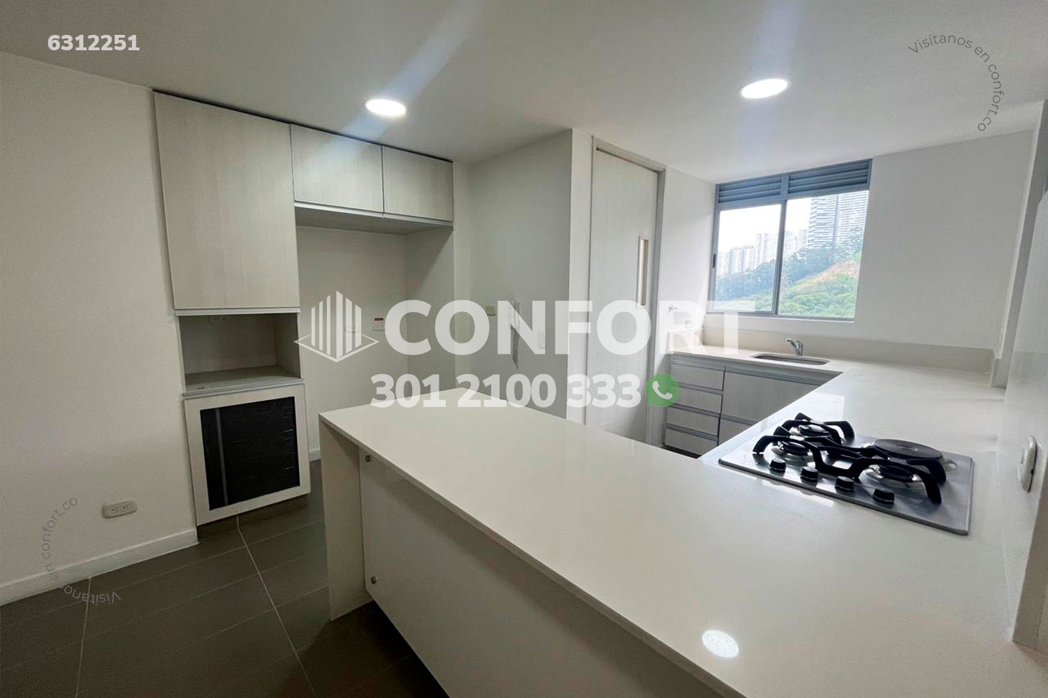 Apartamento en arriendo en Castropol, Medellín · foto 3 de 24