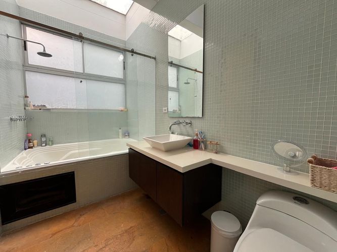 Casa de 4 alcobas en venta en Loma El Atravesado, Envigado, 396 m² · foto 18 de 19