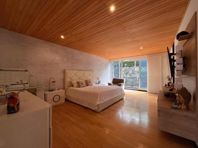 Casa de 4 alcobas en venta en Loma El Atravesado, Envigado, 396 m² · foto 10 de 19