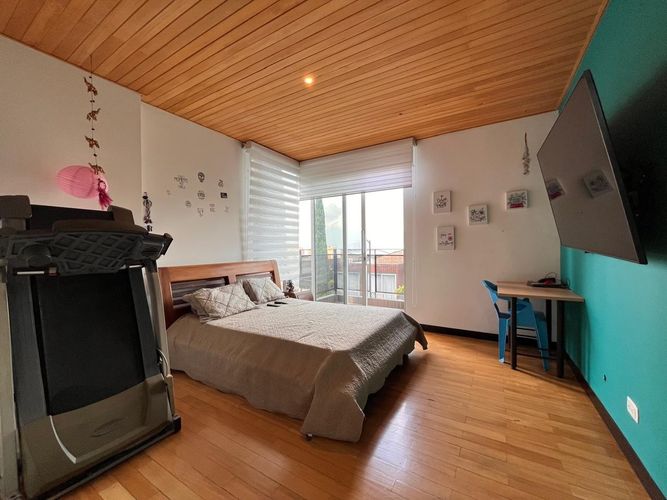 Casa de 4 alcobas en venta en Loma El Atravesado, Envigado, 396 m² · foto 14 de 19