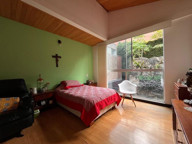 Casa de 4 alcobas en venta en Loma El Atravesado, Envigado, 396 m² · foto 13 de 19