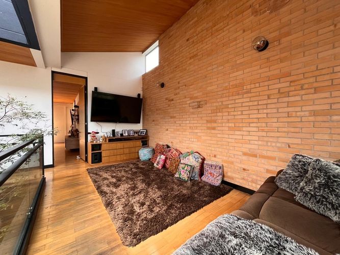Casa de 4 alcobas en venta en Loma El Atravesado, Envigado, 396 m² · foto 8 de 19