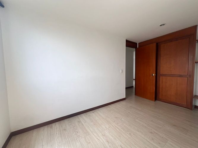 Apartamento de 2 alcobas en venta en El Poblado, Medellín, 78 m² · foto 13 de 17