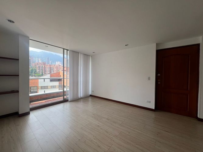 Apartamento de 2 alcobas en venta en El Poblado, Medellín, 78 m² · foto 6 de 17