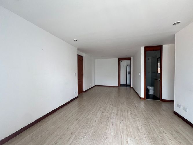 Apartamento de 2 alcobas en venta en El Poblado, Medellín, 78 m² · foto 3 de 17