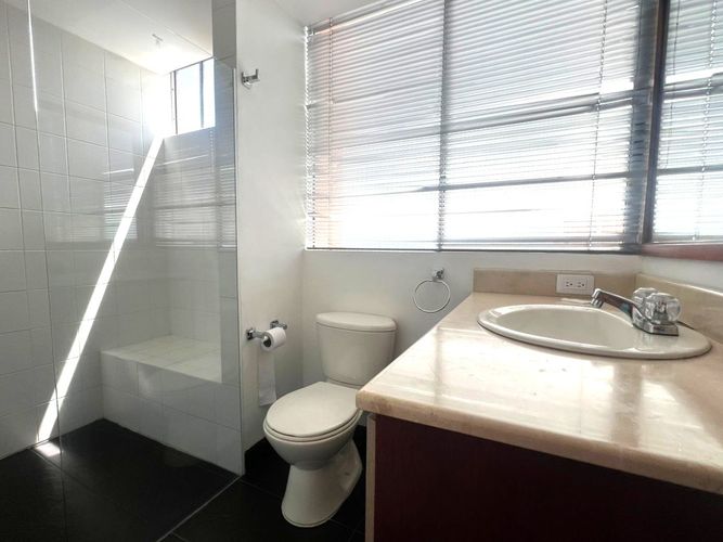 Apartamento de 2 alcobas en venta en El Poblado, Medellín, 78 m² · foto 17 de 17