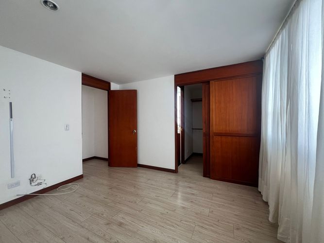 Apartamento de 2 alcobas en venta en El Poblado, Medellín, 78 m² · foto 9 de 17
