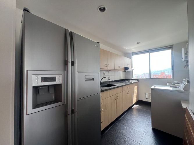 Apartamento de 2 alcobas en venta en El Poblado, Medellín, 78 m² · foto 4 de 17