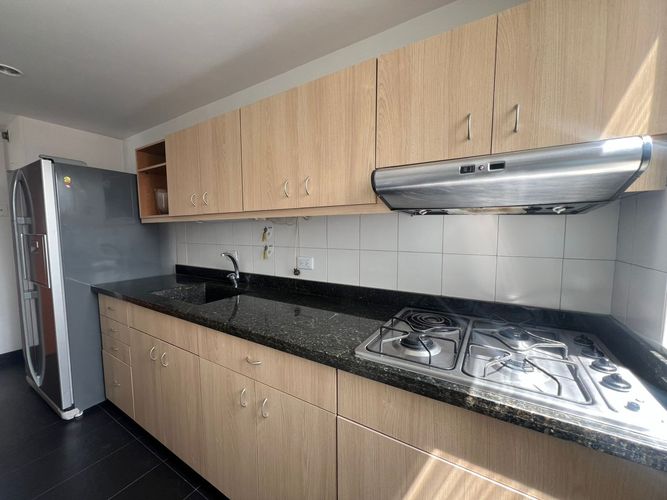 Apartamento de 2 alcobas en venta en El Poblado, Medellín, 78 m² · foto 16 de 17