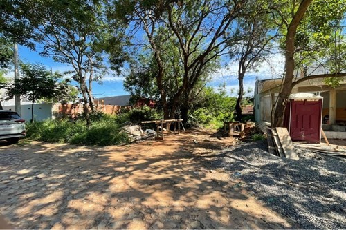 ¡Oportunidad Única! Terreno Exclusivo en Fernando de la Mora - Laguna Grande: Tu Futuro Hogar o Inversión Estratégica. — foto 2